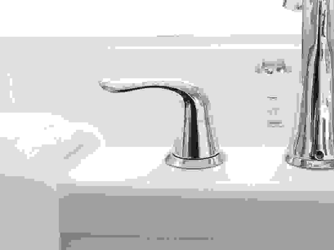 Grifería y superficies de baño — catálogo Gloriant línea SCH